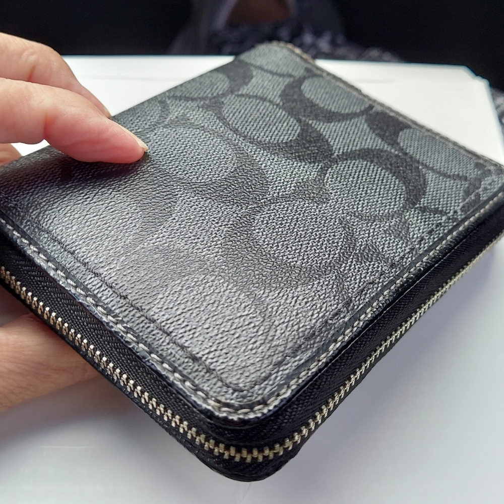 Coach Peyton Signature Medium Zip Around Wallet Black/Gray #F47341  Silver Tone - Picture 3 of 4